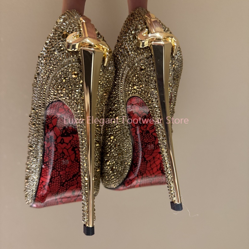 Goud Glanzend Kristal Zwaard V - Metallic Heel Sandal recensie en prijs