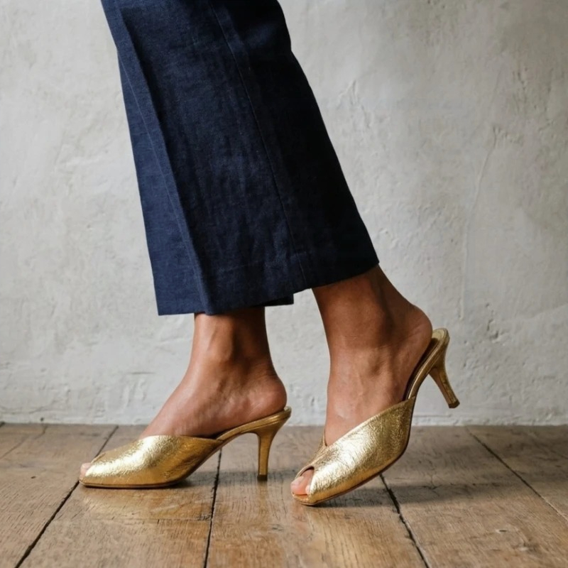 Damespumps Designer Gouden Dam - Metallic Heel Sandal recensie en prijs