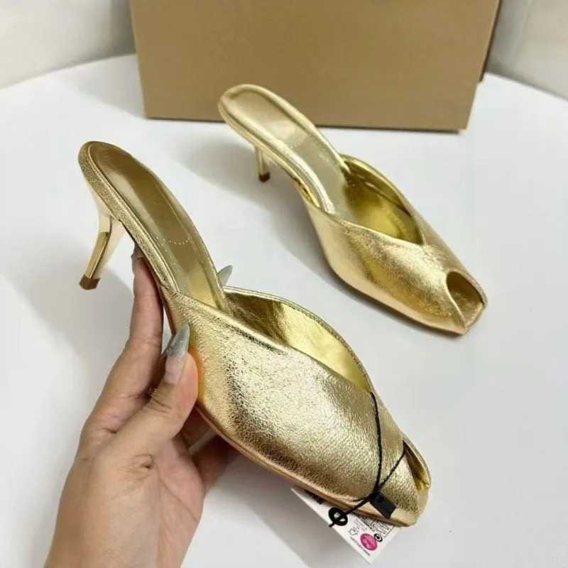 Damespumps Designer Gouden Dam - Metallic Heel Sandal recensie en prijs